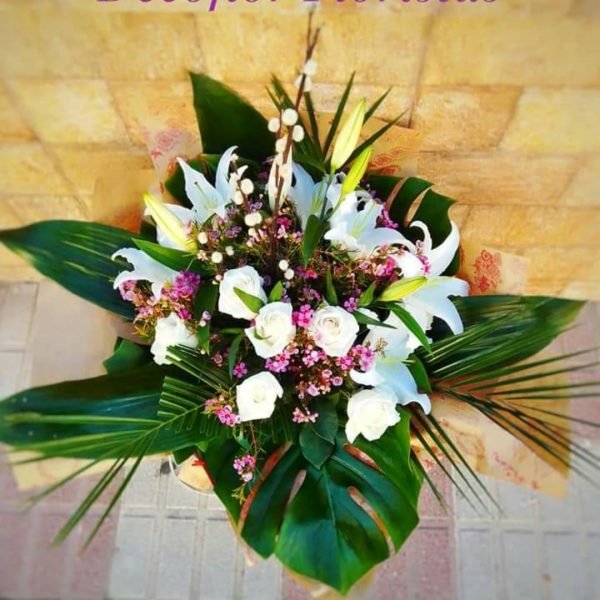 Ramo Rosas y Lilium orientales